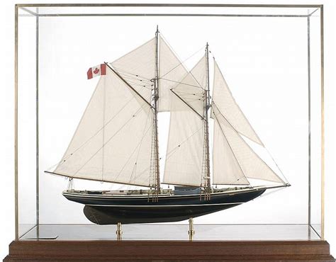 Lot Cased Model Of The Canadian Fishing Schooner Bluenose Hull