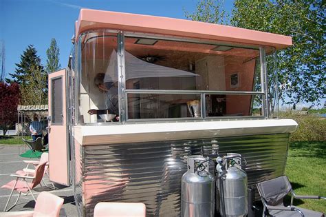 1961 Holiday House Trailer Turned To Girly Tiny Home Tiny House Pins