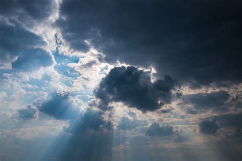 무료 이미지 수평선 구름 태양 햇빛 어두운 황혼 낮 날씨 적운 푸른 제이콥스 사닥다리 위에 맑은 광선