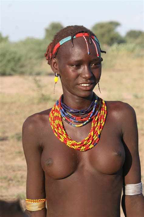 セクシーな裸のアフリカの女の子 美しいエロティックとポルノ写真