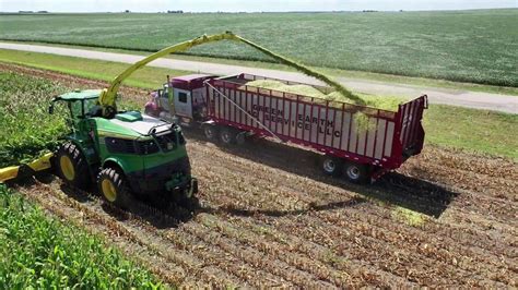 Chopping Corn Silage With The John Deere 9900 Self Propelled Forage