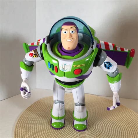 Vintage Thinkway 12and Buzz Lightyear Ultimate Talking Action Figure Toy