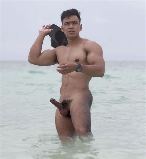 Handsome Hunk Nude In The Sea Queerclick Xxxpicz