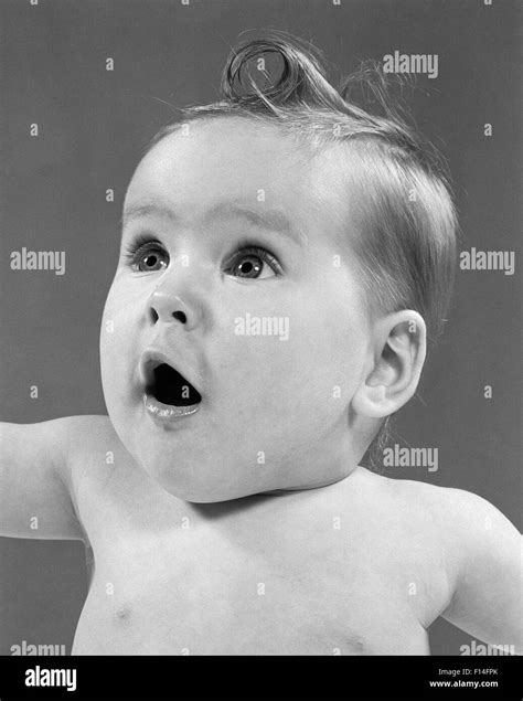Baby Looking Amazed Awe Hi Res Stock Photography And Images Alamy