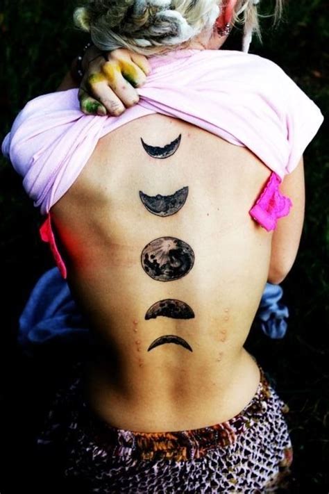 Check spelling or type a new query. 75 Mond Tattoos: Neumond, Vollmond und Mondsichel