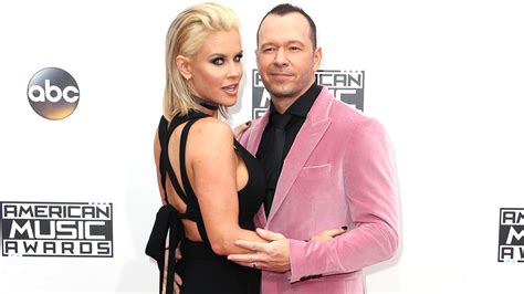 Jenny Mccarthy Sends Husband Donnie Wahlberg A Sweet Birthday Message