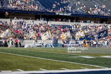 Cheerleader Banner Photos And Premium High Res Pictures Getty Images
