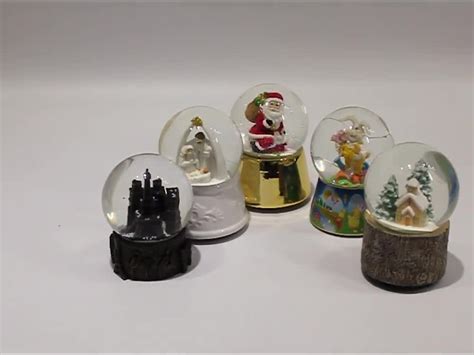 Custom Empty Snow Globe Has Everything Needed For A Fundo It Yourself