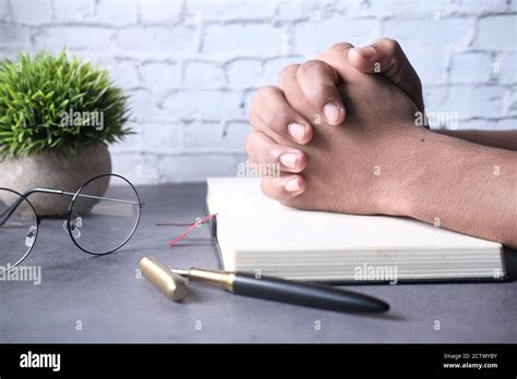 Elderly Hands Bible High Resolution Stock Photography And Images Alamy