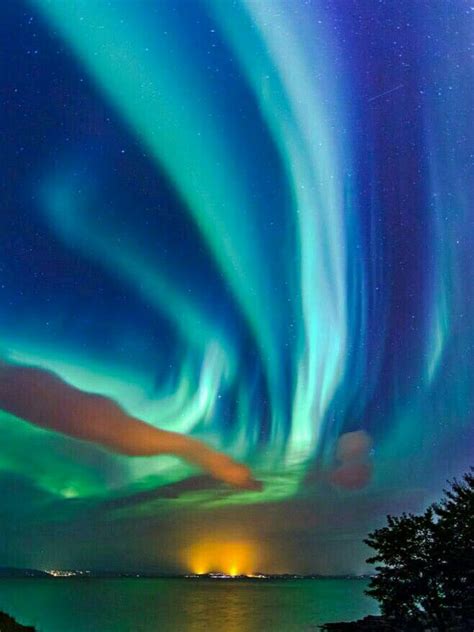 Pin By Lin Giovanni On Aurora Borealis Beautiful Sky Natural