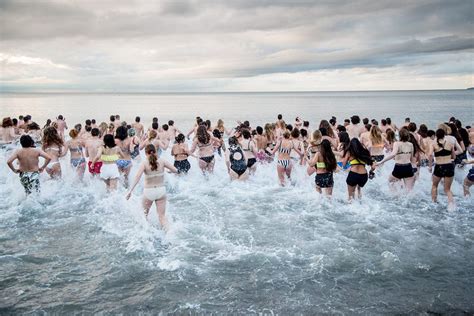 Hundreds Brave Frigid Waters For Ubc Polar Bear Swim Photos News