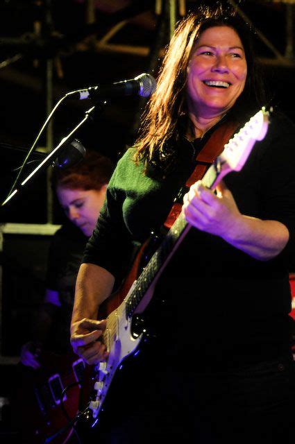 Kim Deal The Breeders Cannonball Watchv