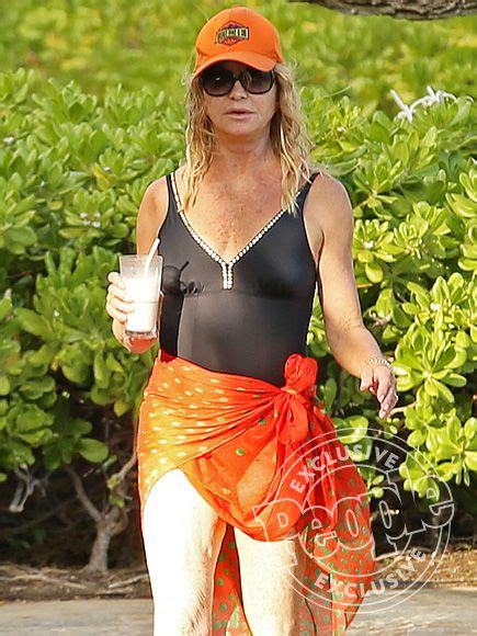 Goldie Hawn Looks Amazing At 70 On Hawaiian Beach Vacation Fitness Bodywatch Goldie Hawn