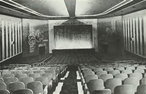 The clifton opera house opened in clifton, a district of cincinnati, ohio in 1911 and became the clifton theatre screening movies by 1915. Esquire Theatre in Toledo, OH - Cinema Treasures