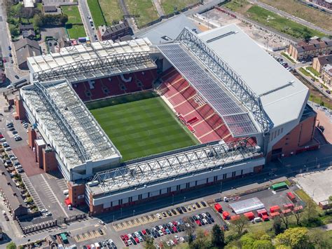 Der fc liverpool von teammanager jürgen klopp baut das legendäre stadion an der anfield road aus. Klopp urges Liverpool fans to avoid gathering at stadium ...