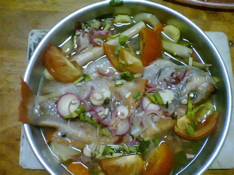 Kemudian sumbat semua serai, daun limau dan halia dalam perut ikan. Resepi Ikan Talapia Stim Halia ~ Resep Masakan Khas