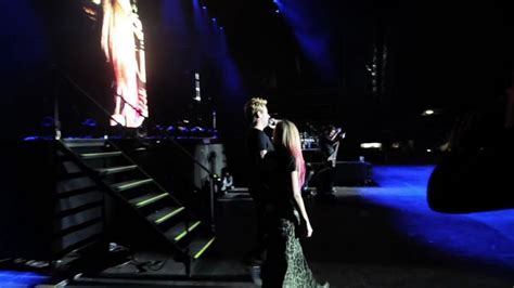 happy birthday serenade with chad kroeger at nickelback concert avril lavigne photo 32327228