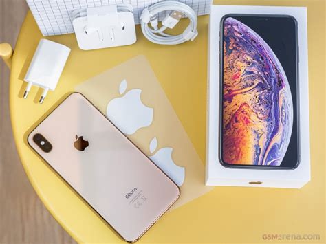 Apple iPhone XS Max pictures, official photos