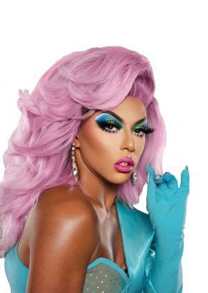 Estrelas de RuPauls Drag Race Shangela Anetra Violet Chachki são destaque na segunda edição