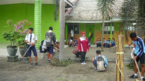 Ari irham adalah cowok ganteng bintang iklan kopi top coffee gula aren yang sering muncul di tv dan youtube. SMP NEGERI 1 PAGU, KEDIRI: GALERI FOTO KEGIATAN SEKOLAH