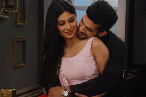 most hot unseen romantic scenes of ritik and shivanya from naagin