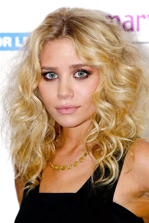 These Are Hands Down Ashley Olsens Best Hair Looks Old Hairstyles