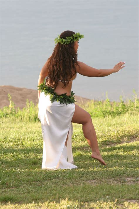 Hawaiian Woman Polynesian Girls Hawaiian Dancers