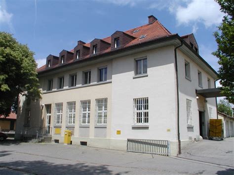 Da nur 1 schlafzimmer vorhanden ist wird nur an pärchen oder einzelperson vermietet. Wohn- und Geschäftshaus in Ochsenhausen, 107 m²