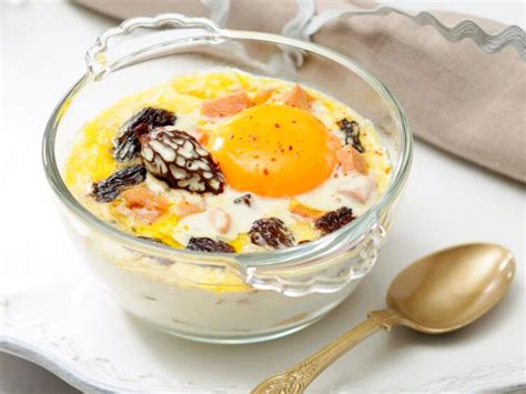 Oeuf cocotte foie gras et morilles facile découvrez les recettes de