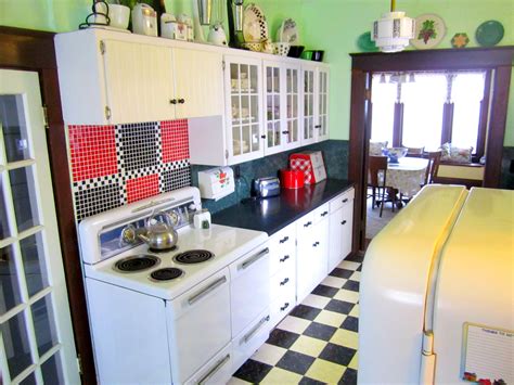 The best kitchen design programs. Our new tile backsplash - easy to clean | Vintage kitchen ...