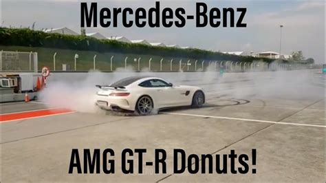 Mercedes Benz Amg Gt R Doing Donuts Youtube