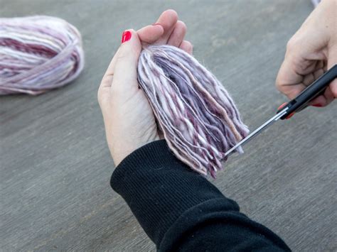 How To Make Diy Yarn Tassels Hgtv