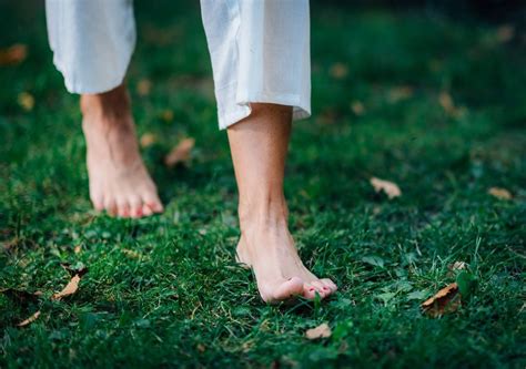 walking barefoot on the ground brings health benefits archyde