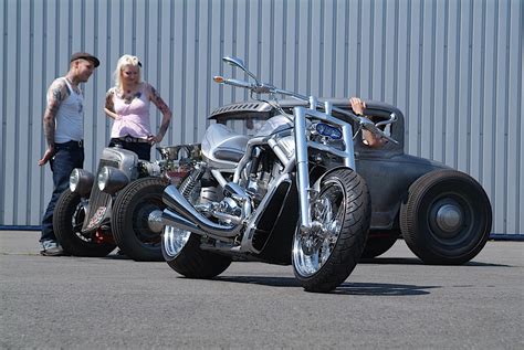 Harley Davidson Hot Rod Looks Colder Less Cool Than The Car Next To It