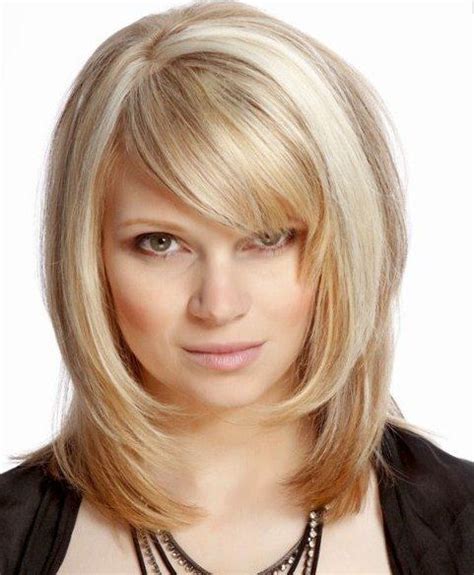 9 Unbelievable Best Shoulder Length Hairstyle For Square Face