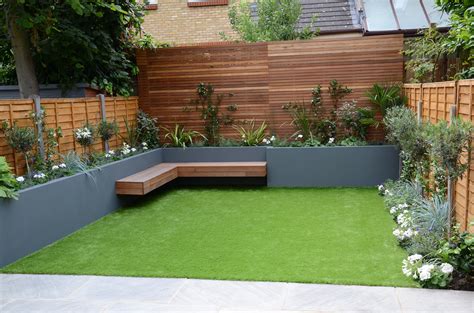 Smart and sensational design ideas for shade gardens. small garden design fake grass low mainteance contempoary ...