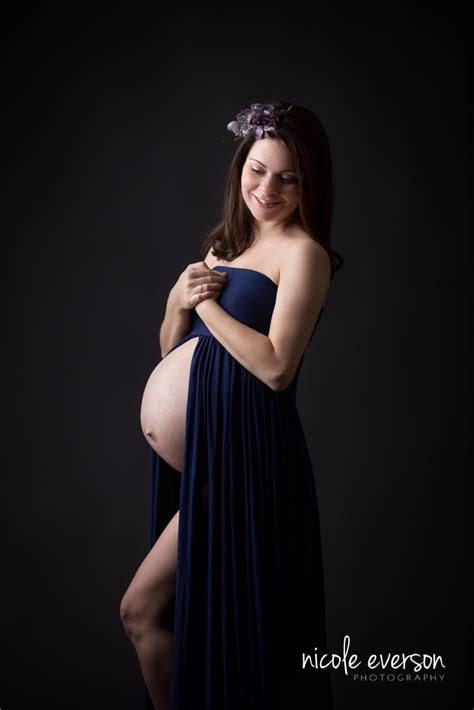 Studio Maternity Portrait By Nicole Everson Click Magazine