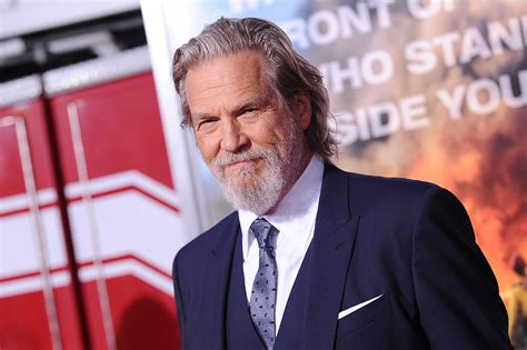 Jeff Bridges Cancer Is In Remission Returns To The Old Man Set