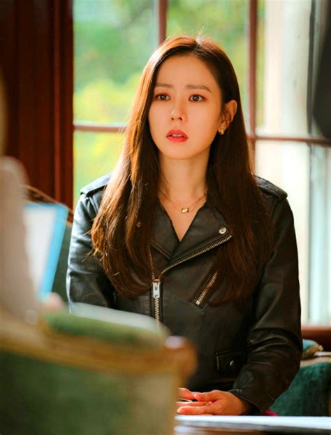 It was so refreshing to see son ye jin step out of her usual so happy to see seo ji hye landing a lead role. Crash Landing on You Son Ye-jin Inspired Earrings 026 ...