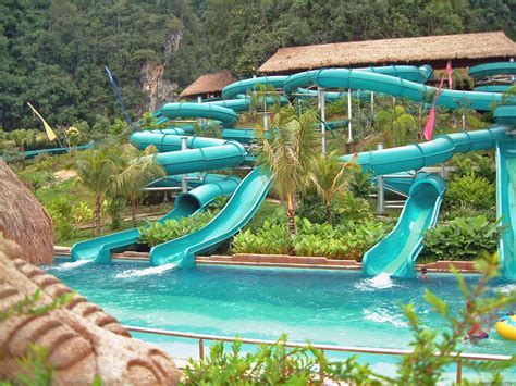Lost world of tambun is a breathtaking adventure destination set in the magnetizing scenery on the outskirts of ipoh. Waterglijbaan - Wikipedia