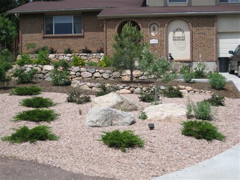 47 Simple Low Maintenance Front Yard Landscaping Idea