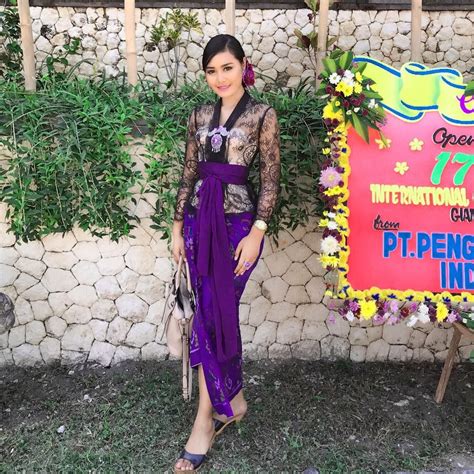 Ayu Sintya Dewiさんはinstagramを利用しています「😇」 Dewi Gadis Cantik Gaun