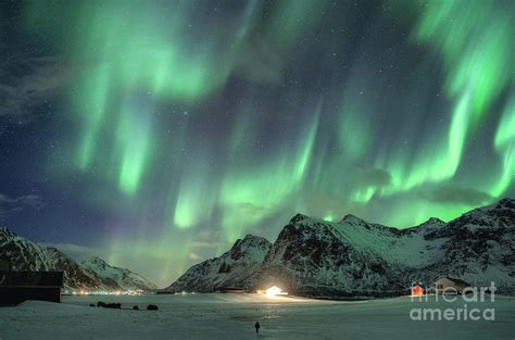 Aurora Borealis Over Snow Mountain Photograph By Thanayu Jongwattanasilkul