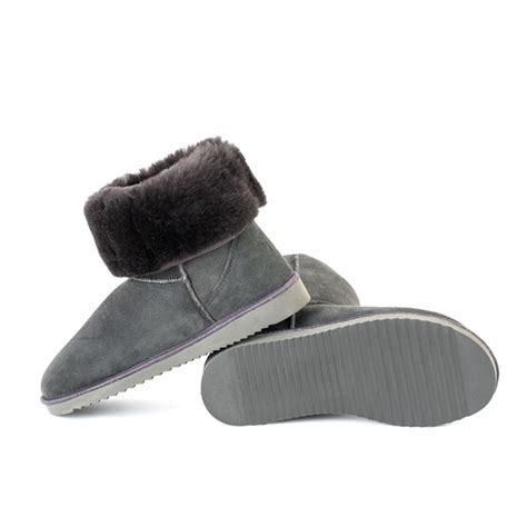 Commandez en ligne votre bottes cuir femme avec la canadienne et bénéficiez de nombreux avantages. bottes en peau de mouton double face fourrées laine agneau