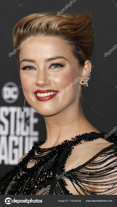 Actriz Amber Heard Estreno Mundial Liga Justicia Celebrada Teatro