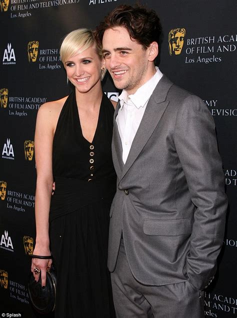 Ashlee Simpson And Vincent Piazza Officially Step Out As A Couple For