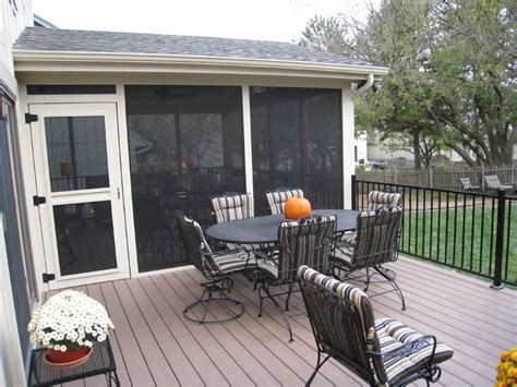 Building a screened in porch adds needed space and value to your home not to mention the entertainment value. Lenexa KS screened porch | Archadeck of Kansas City