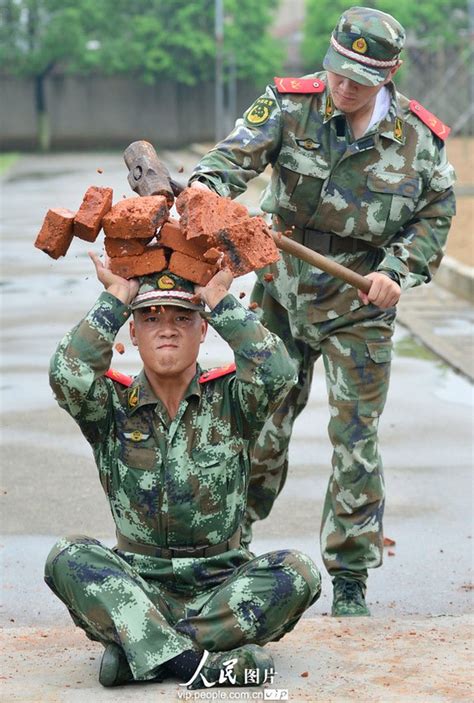 포토 안휘 무장경찰들의 아슬아슬한 극한훈련8 인민넷 조문판 人民网