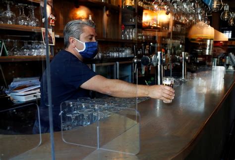 Masque imposé pour les déplacements en boîte de nuit. La Belgique va rouvrir bars et restaurants, les boîtes de ...