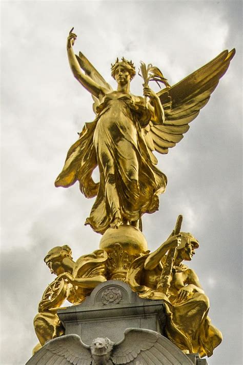 Gold Queen Victoria Memorial Statue